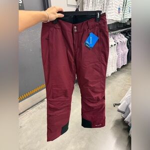Brand New! Columbia’s Women’s Burgundy Snow Pants! Size M